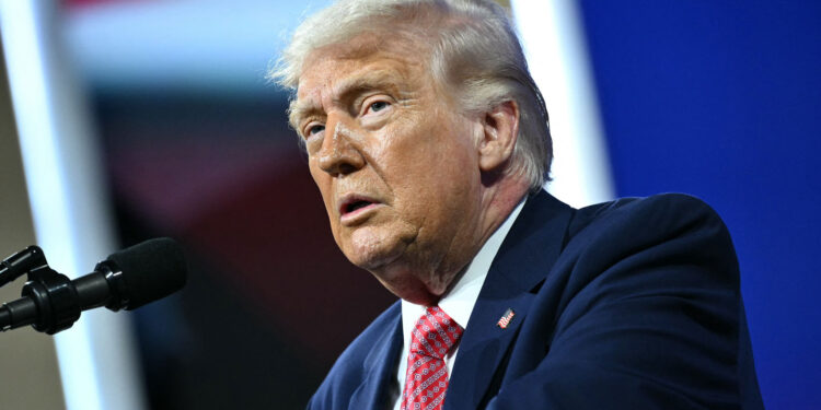 ترامب يربط إنهاء الحرب بفتح مضيق هرمز ويثير الجدل بتسميته “مضيق ترامب”