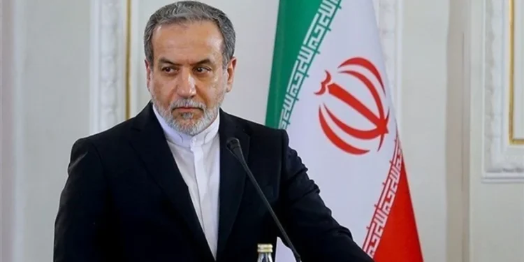 إيران تتوعد بمواصلة الضربات الصاروخية وترفض أي مفاوضات مع واشنطن