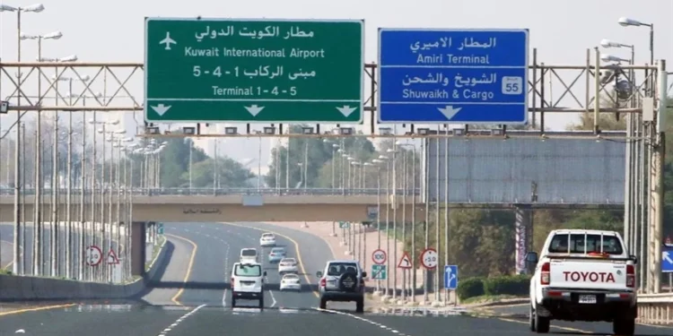 هجوم بمسيّرات يستهدف رادار مطار الكويت الدولي