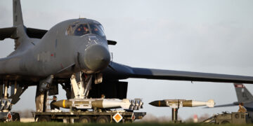 رومانيا تسمح لواشنطن باستخدام قواعدها الجوية لتزويد الطائرات بالوقود خلال الحرب