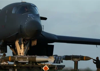 رسائل النار من السماء: تجهيز قاذفات B-1 الأميركية لضرب التحصينات الإيرانية
