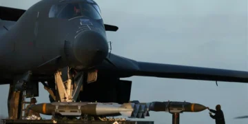 واشنطن تجهّز قاذفات “بي-1 لانسر” بذخائر خارقة للتحصينات تحسباً لضرب مواقع داخل إيران