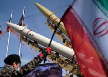 الحرس الثوري يهدد باستهداف بنوك إسرائيلية وأميركية ويعلن ضرب قواعد في أربيل