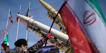 الحرس الثوري يهدد باستهداف بنوك إسرائيلية وأميركية ويعلن ضرب قواعد في أربيل