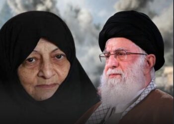 وفاة زوجة المرشد الإيراني علي خامنئي متأثرة بإصابتها