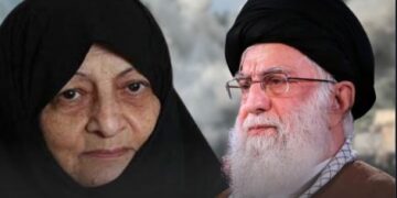 وفاة زوجة المرشد الإيراني علي خامنئي متأثرة بإصابتها