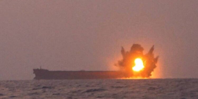 مهلة ترمب تشعل الجبهات: صواريخ الحوثيين، تأهب الحشد، والمنطقة على حافة الانفجار