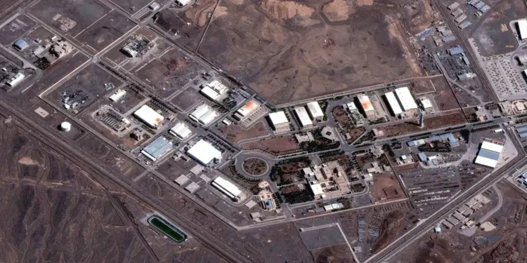 إسرائيل تعلن استهداف “موقع نووي إيراني” ضمن ضربات على طهران