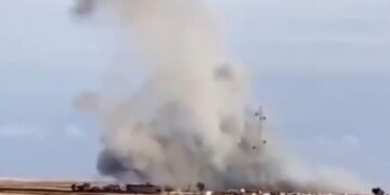 شرارة التوتر تعود: قصف جوي جديد يضرب قضاء القائم في الأنبار