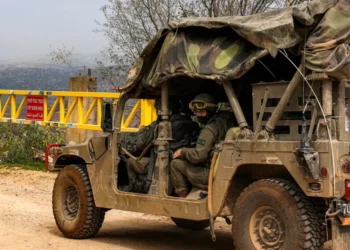 إسرائيل تخطط للسيطرة على القرى الحدودية وصواريخ حزب الله تصل إلى عمقها