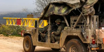 إسرائيل تخطط للسيطرة على القرى الحدودية وصواريخ حزب الله تصل إلى عمقها