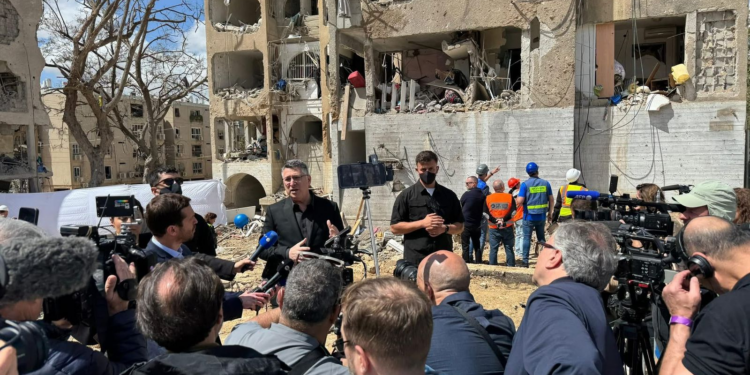 بين عراد وغزة… خطاب غدعون ساعر في ميزان الواقع.. حرب روايات أم ارتداد تحت الضغط؟