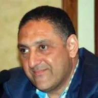 الرجم بالقنابل لن يخلق ديمقراطية في إيران