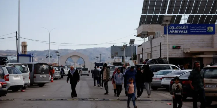 سوريا تغلق معبر جديدة يابوس أمام المغادرين بعد تحذير إسرائيلي