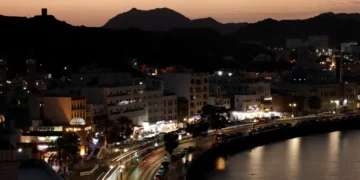 الولايات المتحدة تأمر موظفيها غير الأساسيين بمغادرة سلطنة عُمان