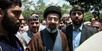 فصائل عراقية موالية لإيران ترحب بانتخاب مجتبى خامنئي مرشداً أعلى خلفاً لوالده