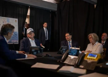 ترامب يحذر إيران: “أي هجوم سيواجه قوة لم يسبق لها مثيل”