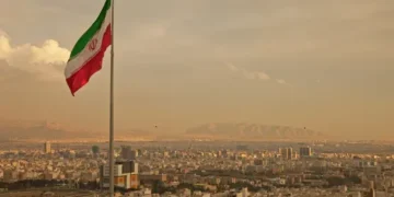 طهران تتجه للتصعيد: تحذير أممي وتهديد برد قاسٍ على اغتيال القادة الإيرانيين