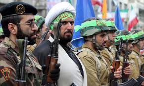 الحرس الثوري والباسيج.. ذراعان عسكريتان لحماية النظام الإيراني في زمن الحرب