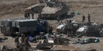 انقسام داخل إسرائيل.. مسؤول رفيع يشكك بجدوى الحرب على حزب الله