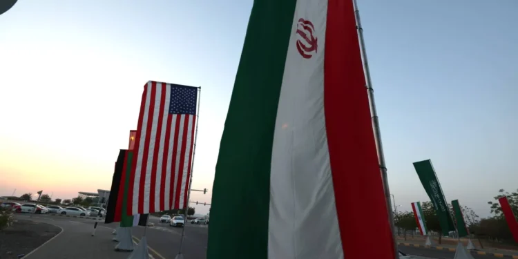 امريكا تضغط لتعليق تخصيب اليورانيوم الإيراني 20 عاماً… وعودة مرتقبة للمفاوضات مع إيران