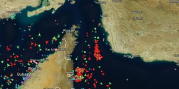 إيران تعلن فتح مضيق هرمز بالكامل بعد اتفاق وقف النار بين لبنان وإسرائيل