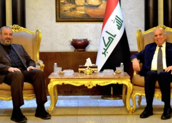 بغداد وطهران تبحثان ضمان استمرار صادرات النفط عبر مضيق هرمز