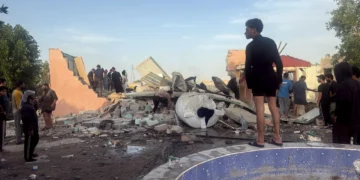 صاروخ مجهول يحصد أرواح عائلة في البصرة.. ومخاوف من تصاعد الخطر على المدنيين