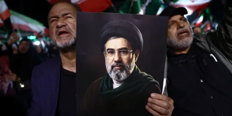 ضوء أخضر من خامنئي لمفاوضات إسلام آباد وسط ضبابية أميركية إيرانية