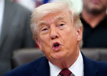 ترامب يمدد الهدنة مع إيران مؤقتاً وسط تعثر مفاوضات إسلام آباد وتوترات متصاعدة