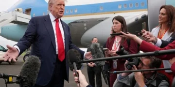 ترامب: إيران تحت ضغط الانهيــــار وتطلب فتح مضيق هرمز