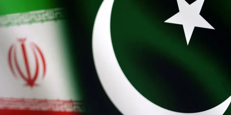 باكستان تدين هجمات إيران على السعودية وتحذر: استمرارها سيُفشل الوساطة