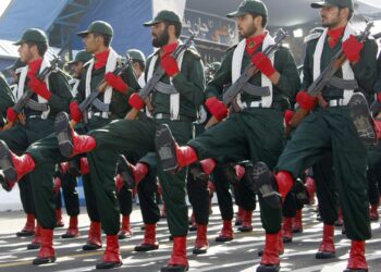 الحرس الثوري يحذّر إسرائيل من استهداف بعثاته الدبلوماسية وينفي صلته بهجوم الرياض