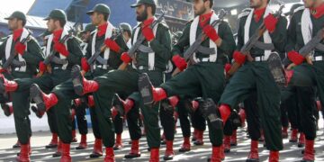 الحرس الثوري يحذّر إسرائيل من استهداف بعثاته الدبلوماسية وينفي صلته بهجوم الرياض