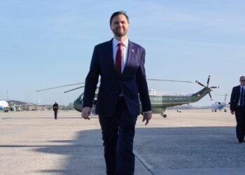 ترامب: فانس لن يتوجه إلى باكستان لقيادة مفاوضات إيران