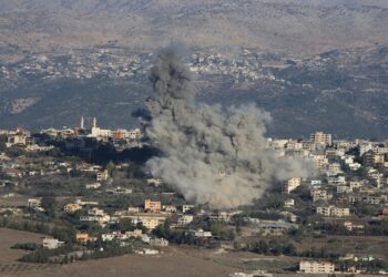 تصعيد في جنوب لبنان: 8 قتلى وعشرات الجرحى بغارات إسرائيلية