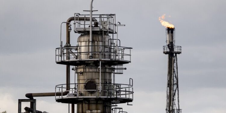 تفاهمات اقتصادية سورية عراقية تمهّد لتعاون واسع في الطاقة والتجارة