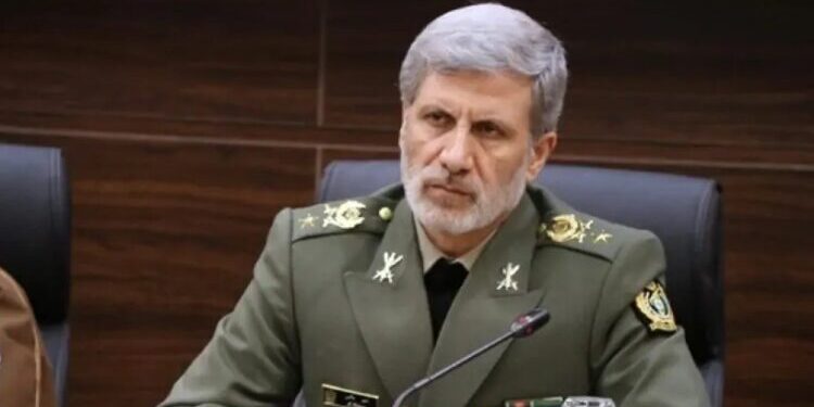 قائد الجيش الإيراني: أي هجوم بري سيُواجه برد حاسم ولن ينجو أحد من قوات العدو