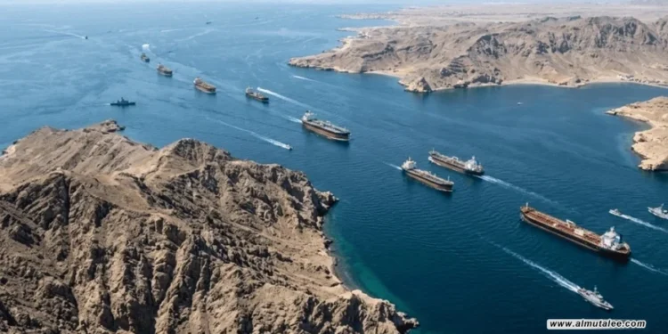 القيادة الأميركية تعلن توقف التجارة البحرية الإيرانية… وطهران تشدد قبضتها على هرمز