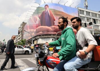 قائد في الظل: اختفاء مجتبى خامنئي يثير الشكوك في إيران