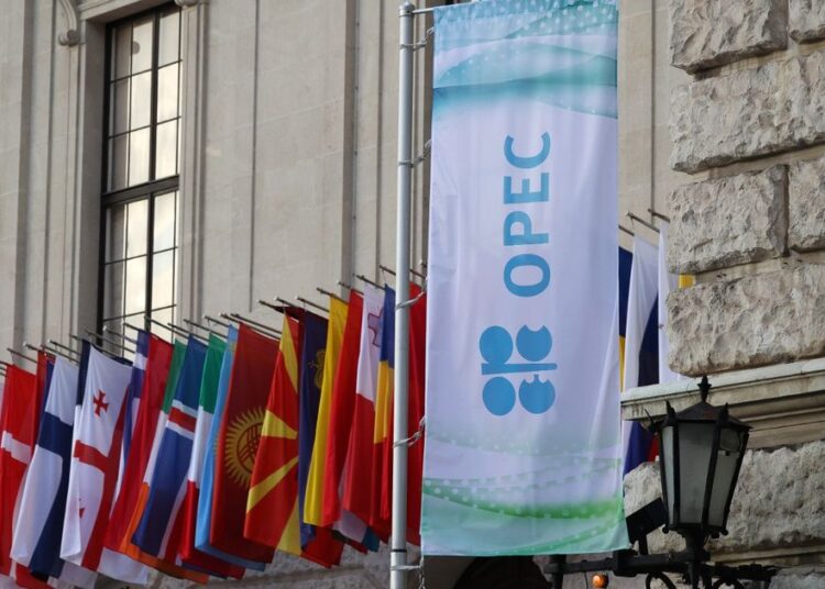 روسيا تؤكد تمسكها بـ”أوبك+” وسط اضطراب الأسواق العالمية