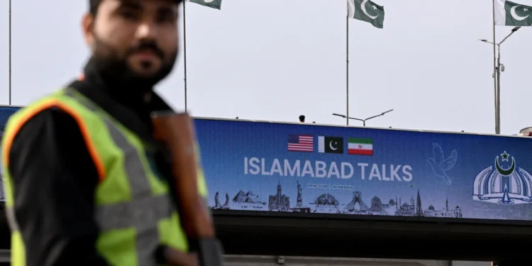 “عسكرة الدبلوماسية” توازي التحرك السياسي في مفاوضات إسلام آباد