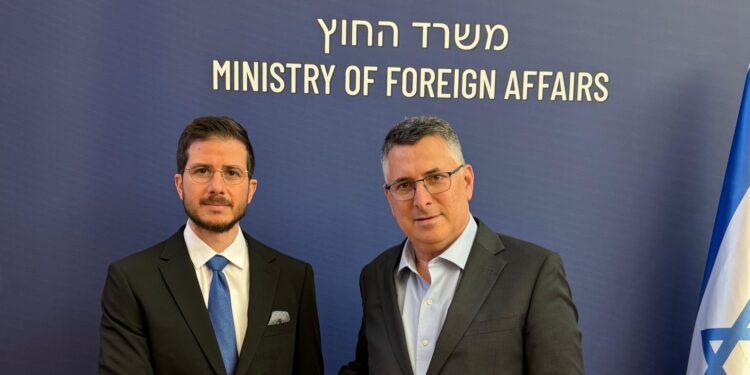 إسرائيل تعيّن مبعوثاً للعالم المسيحي وسط انتقادات متصاعدة لانتهاكات دينية