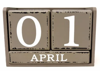 كذبة أبريل.. حين تتحول الدعابة إلى اختبار للثقة