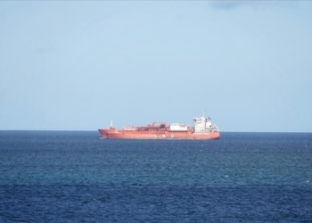 اختراق حذر لأزمة هرمز: ناقلتان يابانيتان تعبران بسلام وسط حصار 45 سفينة وأزمة طاقة متصاعدة