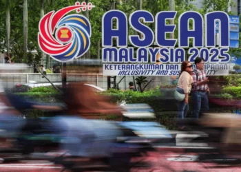 وزراء خارجية آسيان يدعون واشنطن وطهران إلى حل دائم ووقف التصعيد