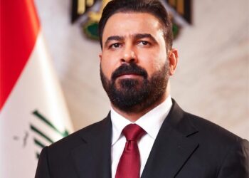 الزيدي يشكّل فريقين للبرنامج الحكومي والكابينة وسط حراك سياسي مكثف