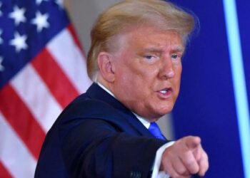 ترامب يتهم إيران بخرق الهدنة ويحذر من تصعيد جديد