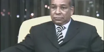 تفكيك ما يقولون وما يكتبون وما يفعلون