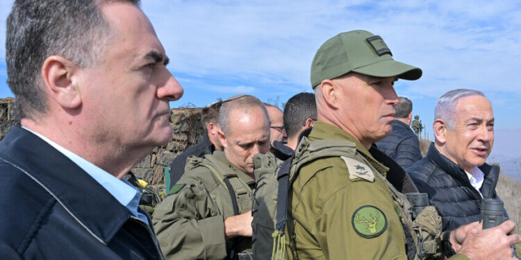 إسرائيل تجدد التمسك بنزع سلاح حزب الله.. وتلوّح بـمزيج عسكري ودبلوماسي